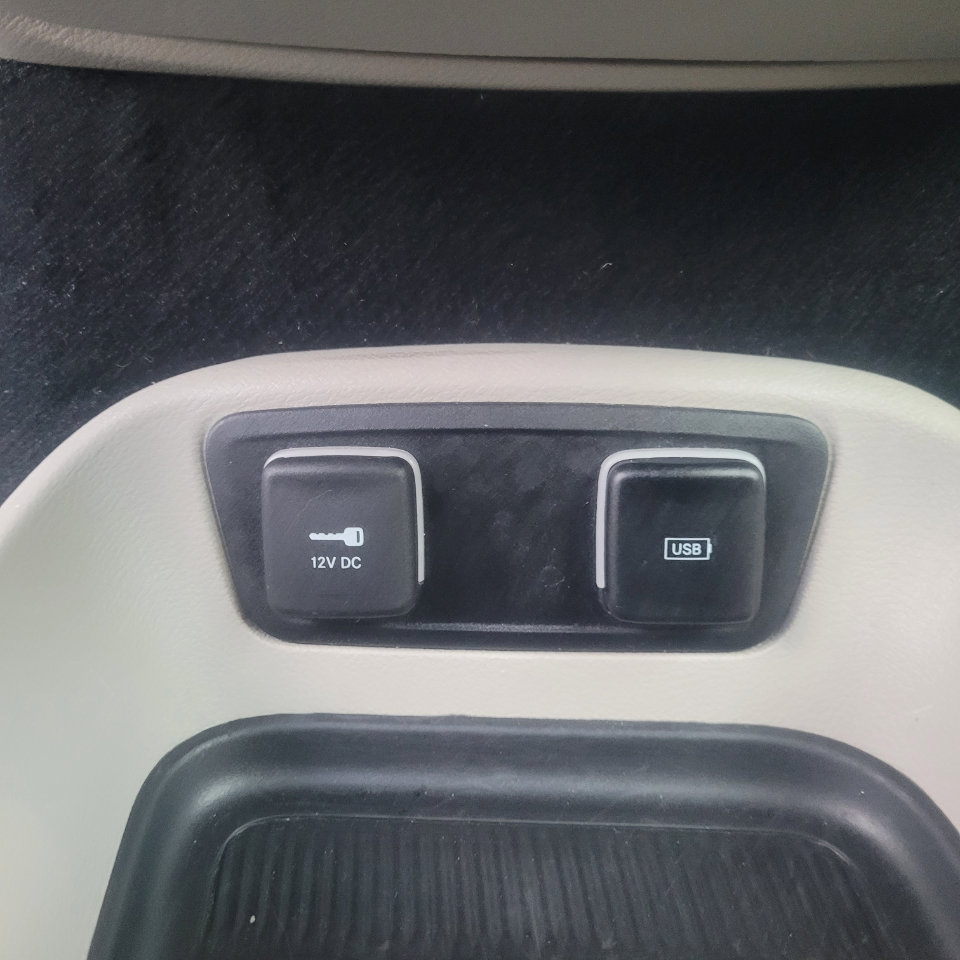 Used 2018 Chrysler Pacifica Touring Plus image 21