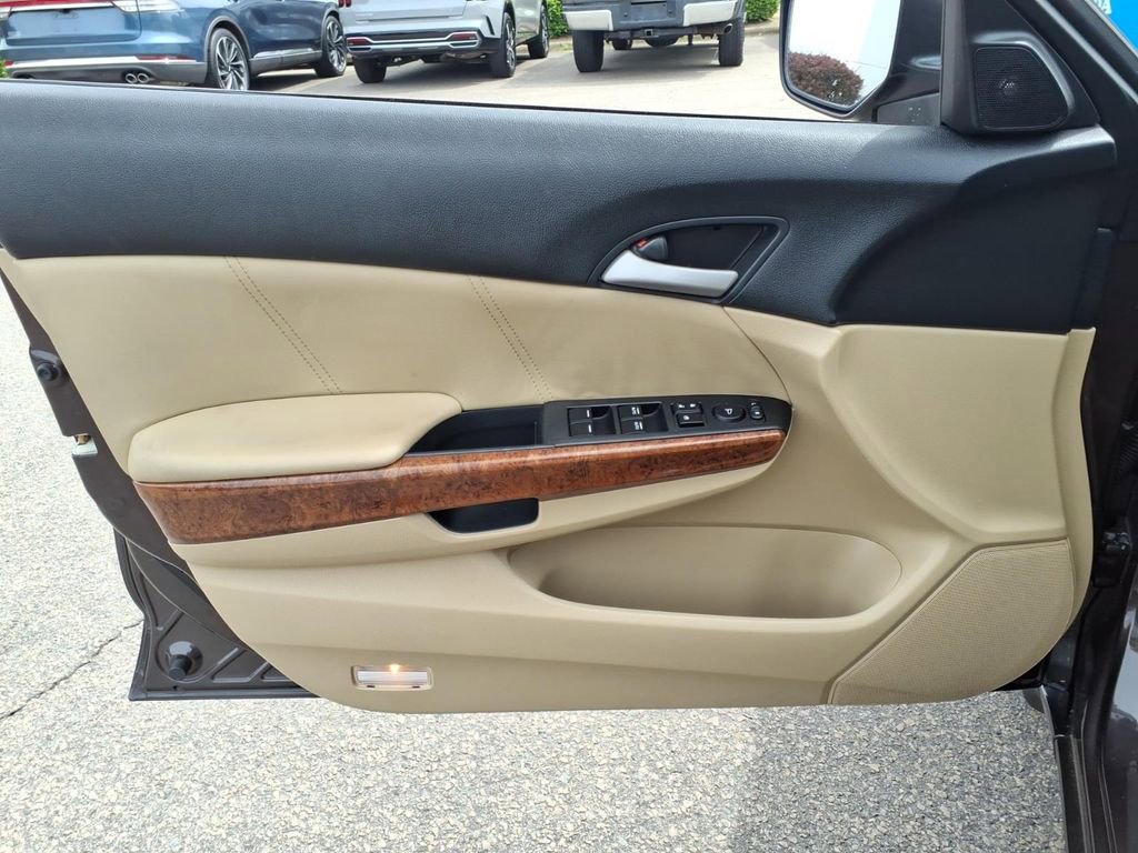 Used 2012 Honda Accord EX-L image 9