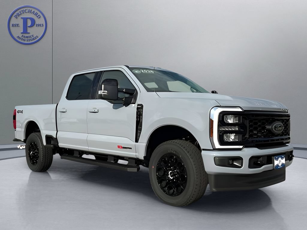 New 2026 Ford F350 Lariat w/ Black Appearance Package