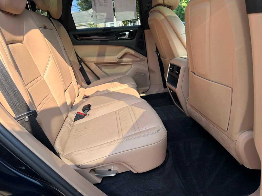 Used 2020 Porsche Cayenne AWD/4WD image 27