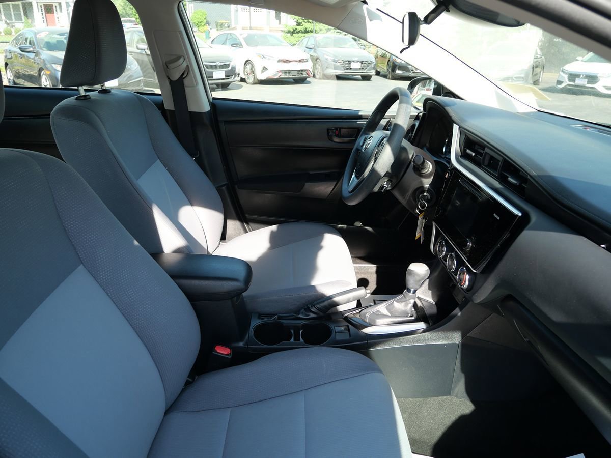 Used 2017 Toyota Corolla L w/ Carpet Mat Package (TMS) FWD image 18