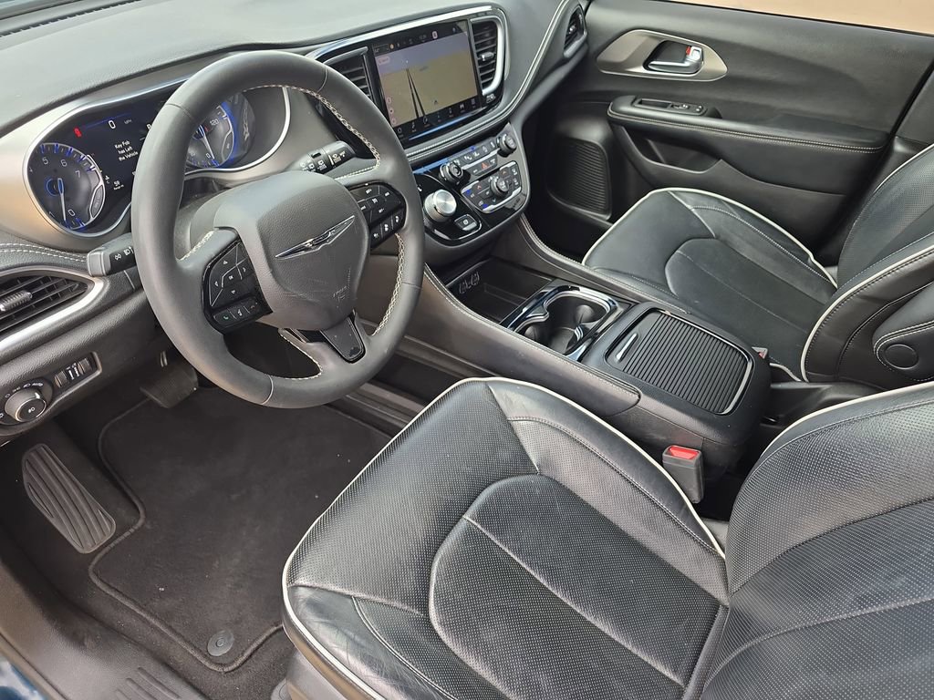 Used 2022 Chrysler Pacifica Limited w/ S Appearance Package FWD image 17