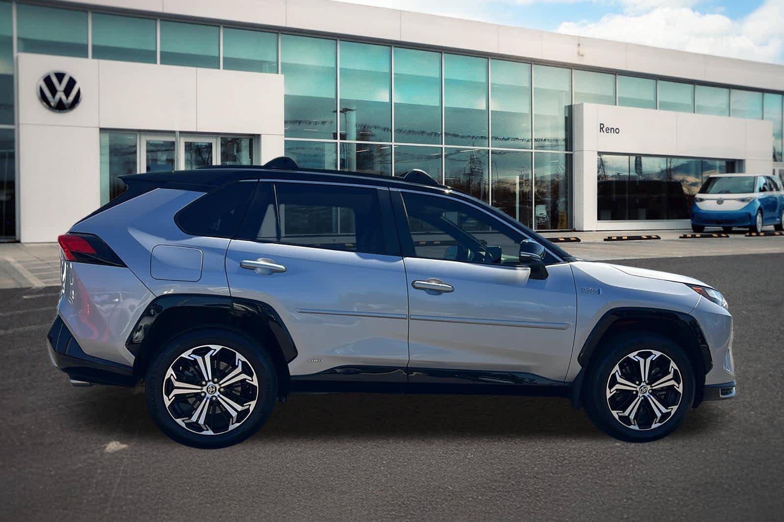 Used 2023 Toyota RAV4 XSE AWD/4WD image 4