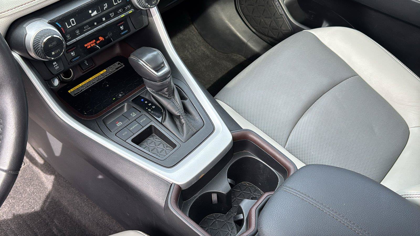 Used 2021 Toyota RAV4 Limited FWD image 19