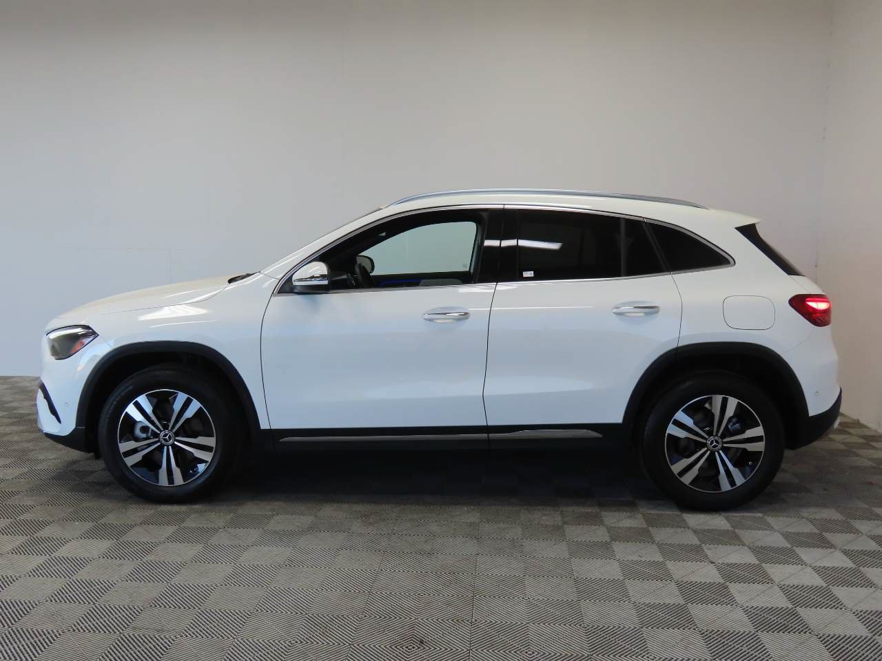 Used 2025 Mercedes-Benz GLA 250 image 5