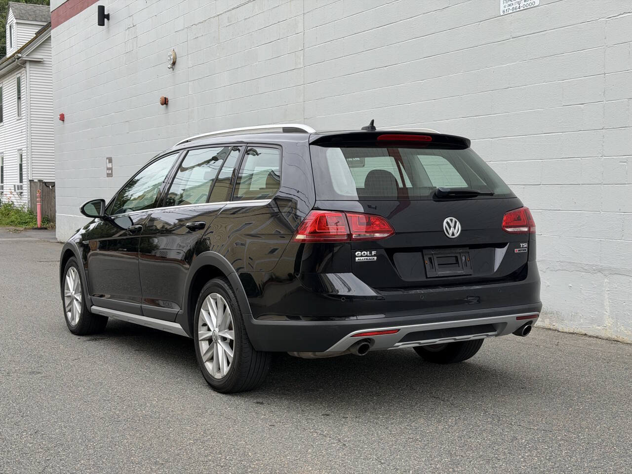 Used 2017 Volkswagen Golf Alltrack SE AWD/4WD image 3