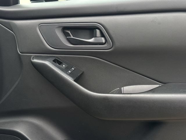 Used 2024 Nissan Rogue S AWD/4WD image 26