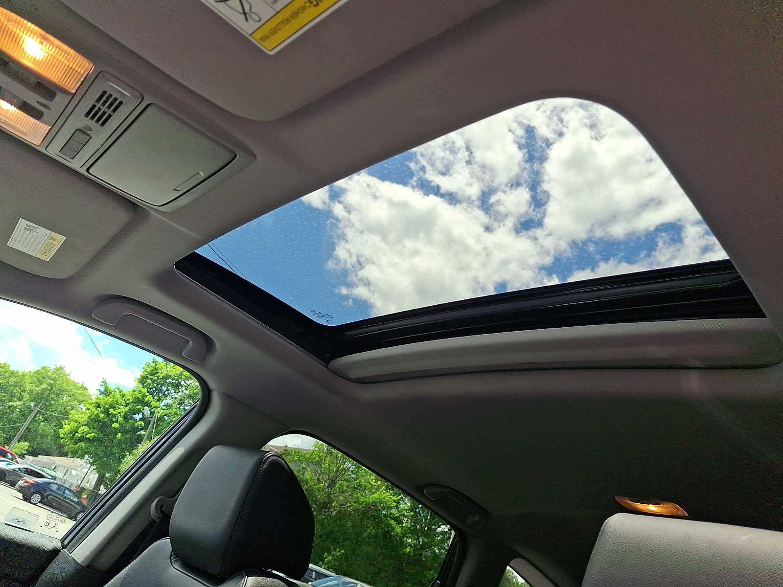Used 2018 Honda CR-V Touring image 15