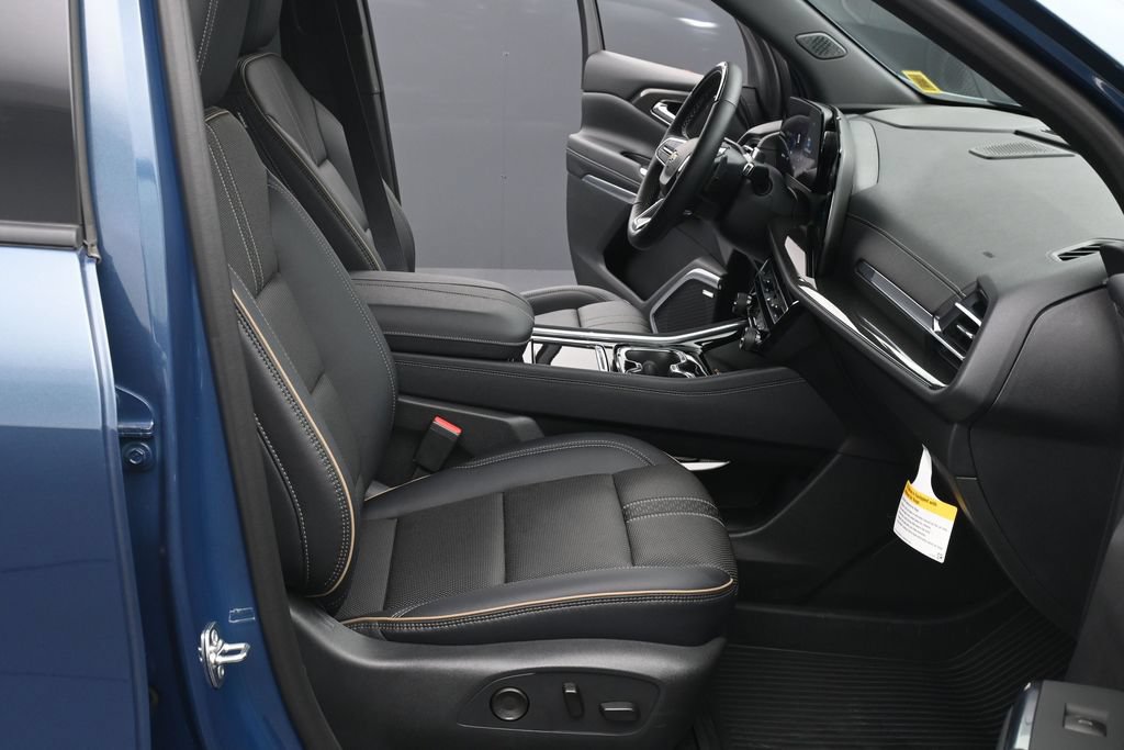 Used 2026 Chevrolet Traverse High Country AWD/4WD image 11