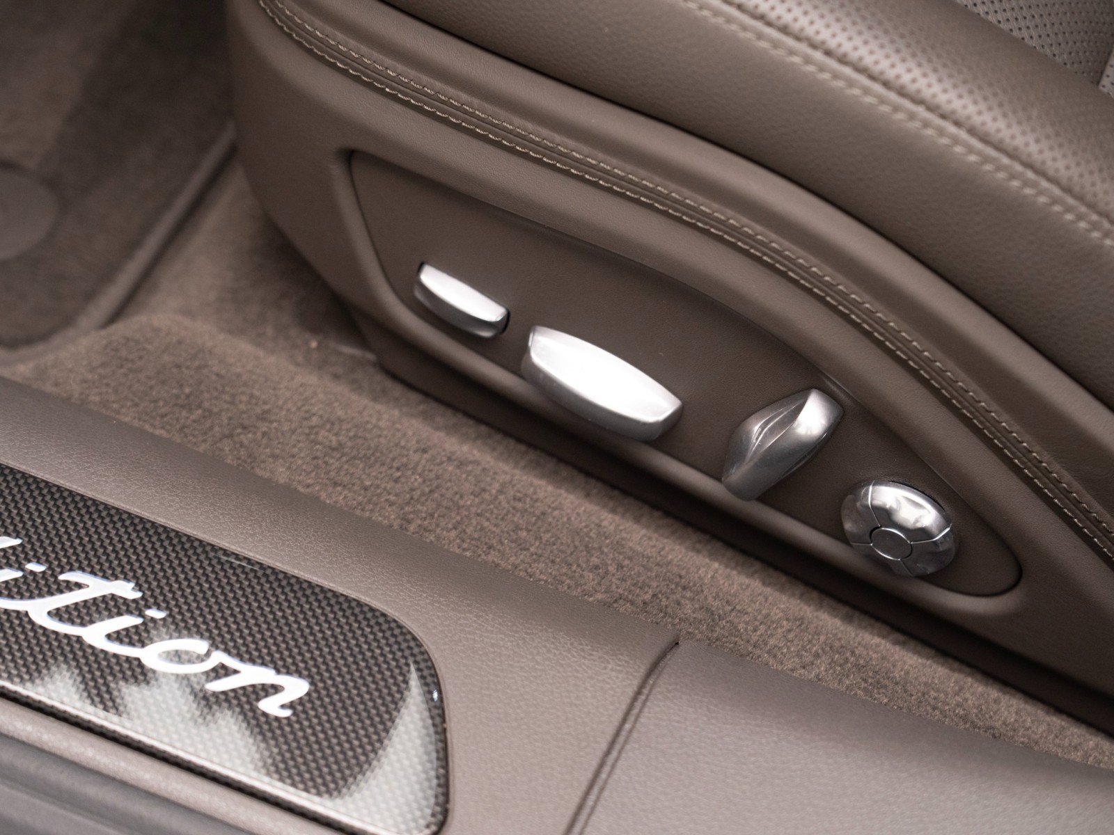 Certified 2022 Porsche Panamera 4 Platinum Edition image 16