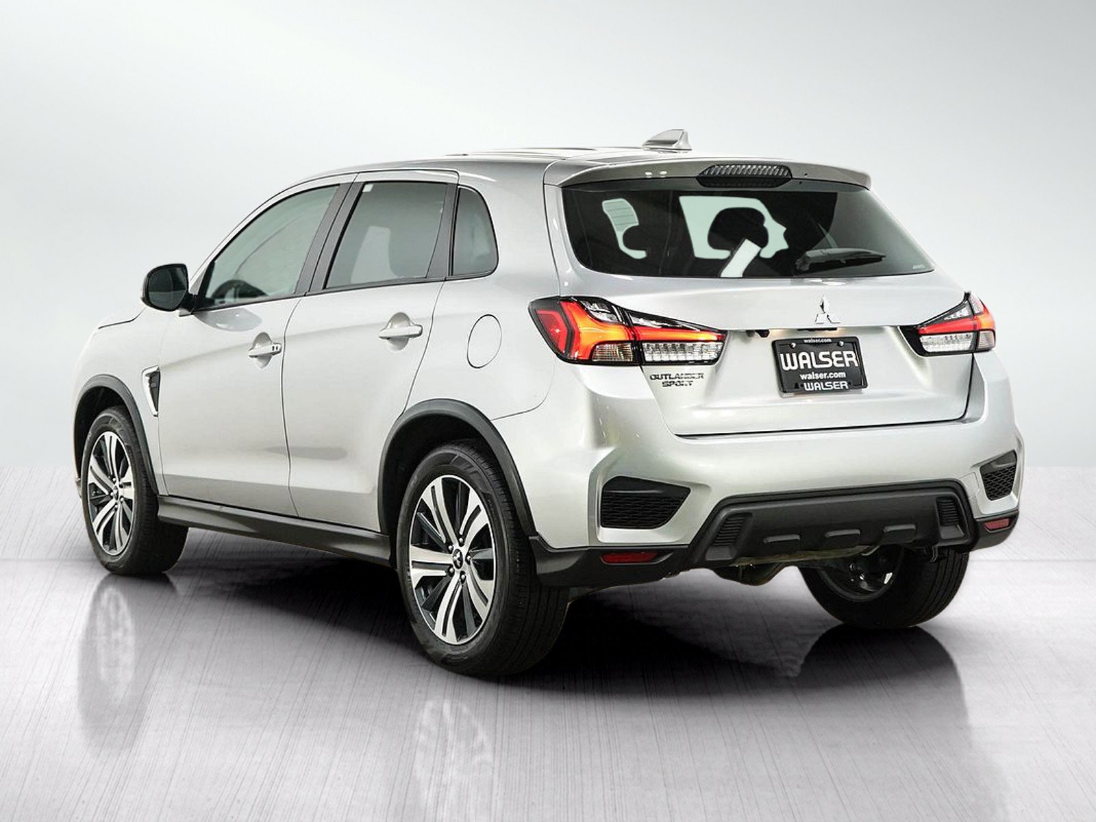 Used 2024 Mitsubishi Outlander Sport LE AWD/4WD image 3