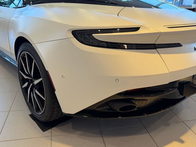 Used 2023 Aston Martin DB11 Coupe RWD image 37