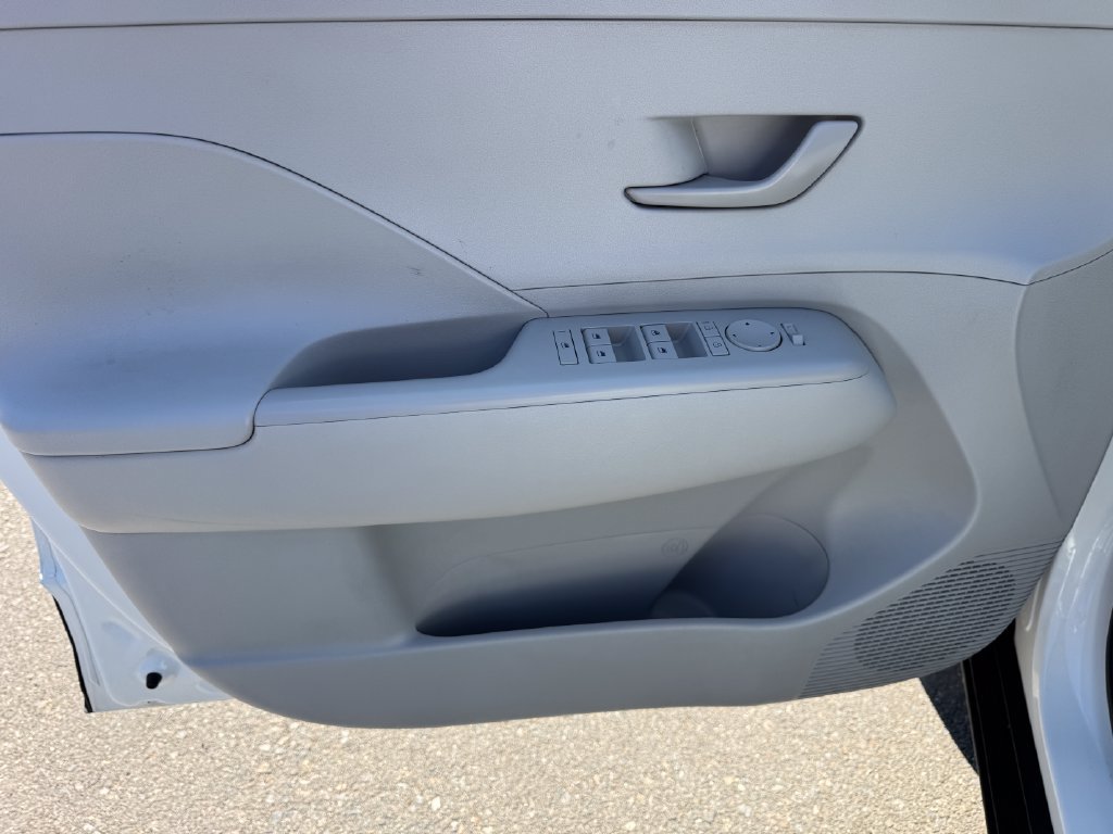 Certified 2025 Hyundai Kona SEL FWD image 22