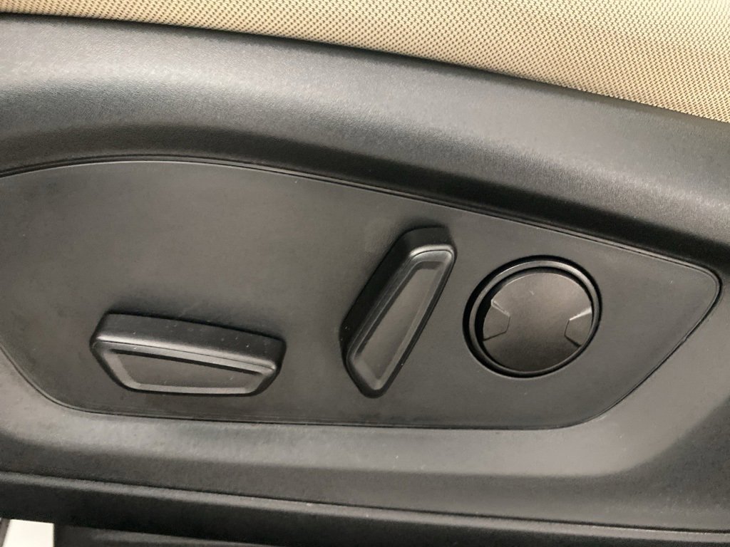 Used 2022 Ford Explorer XLT image 14