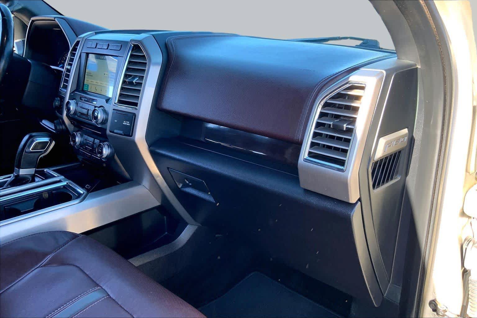 Used 2017 Ford F150 Platinum w/ Equipment Group 701A Luxury AWD/4WD image 19