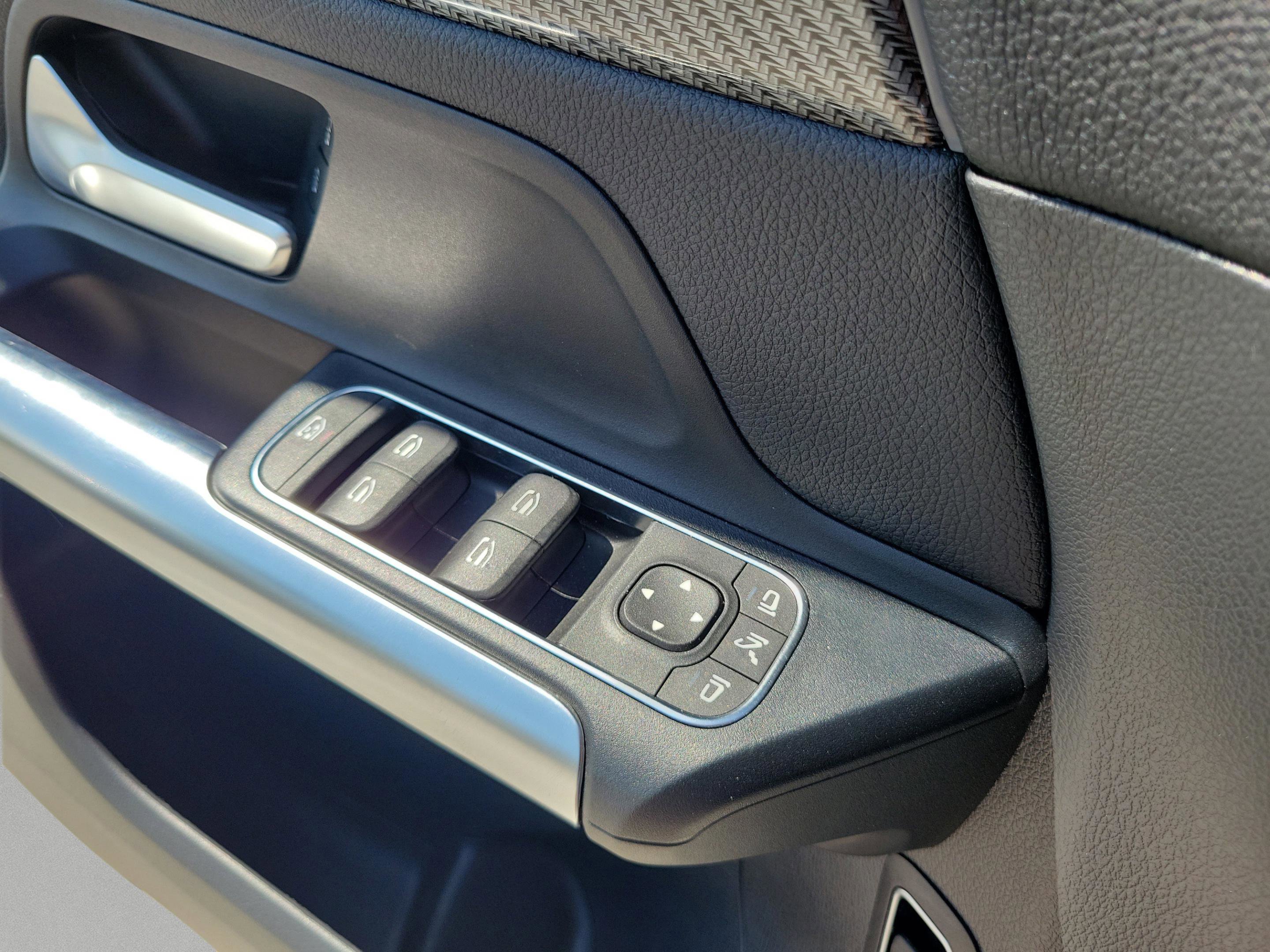 Certified 2022 Mercedes-Benz GLA 250 image 12