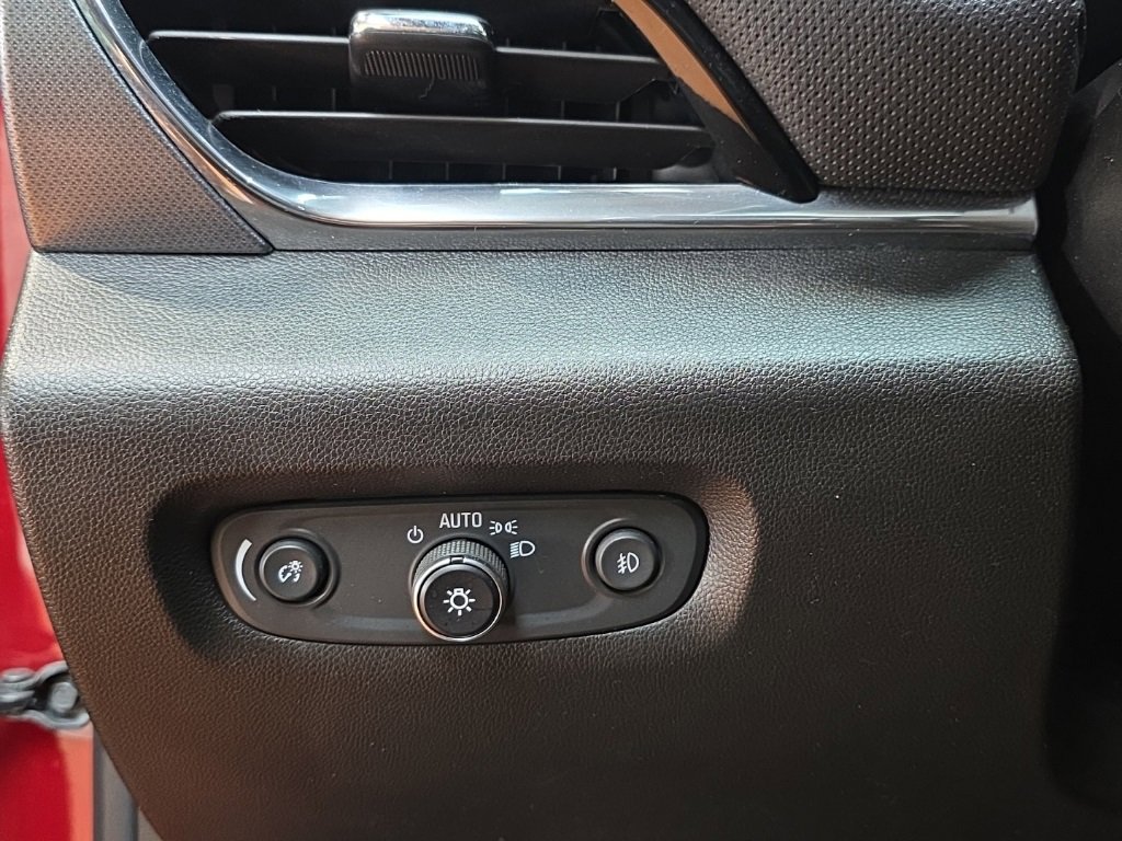 Used 2020 Chevrolet Traverse Premier image 28