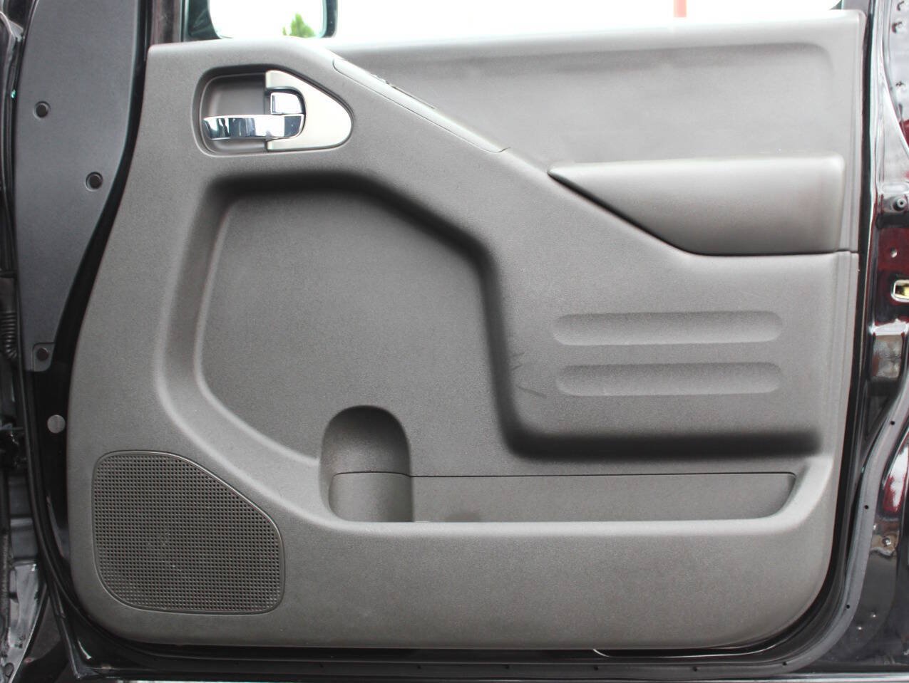 Used 2018 Nissan Frontier PRO-4X AWD/4WD image 11