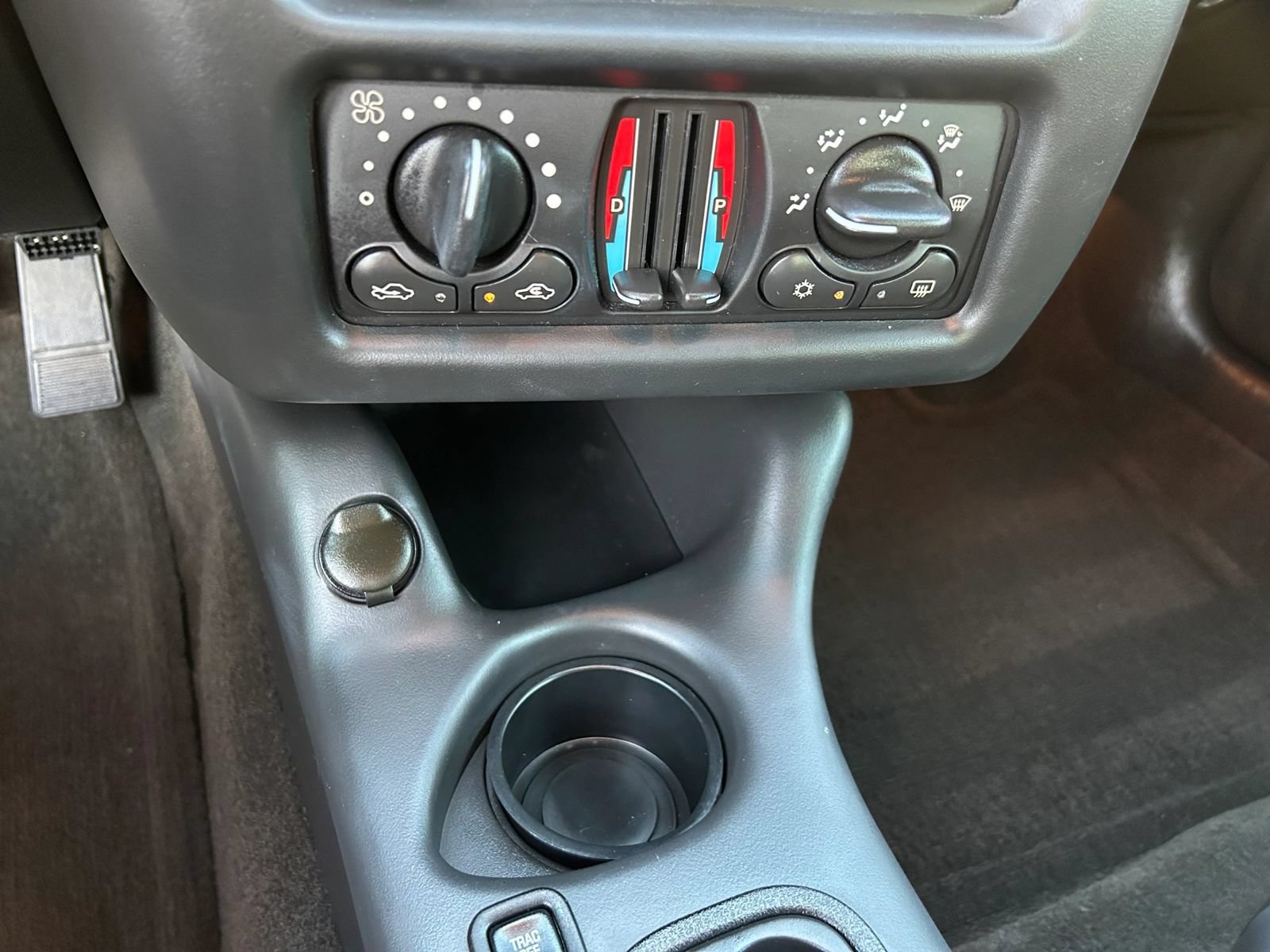 Used 2004 Chevrolet Monte Carlo SS w/ Preferred Equipment Group FWD image 18
