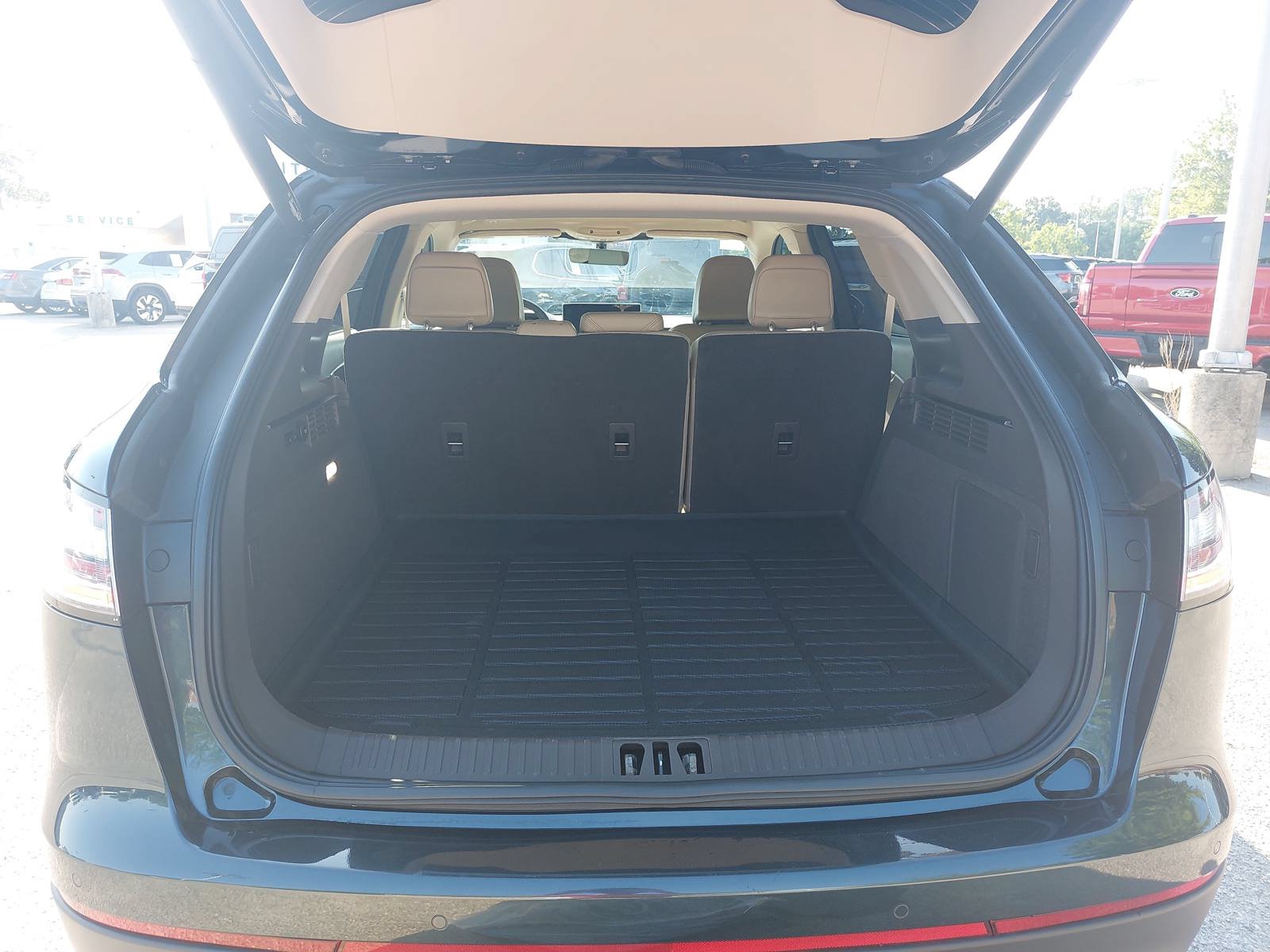 Used 2022 Lincoln Nautilus Reserve AWD/4WD image 13
