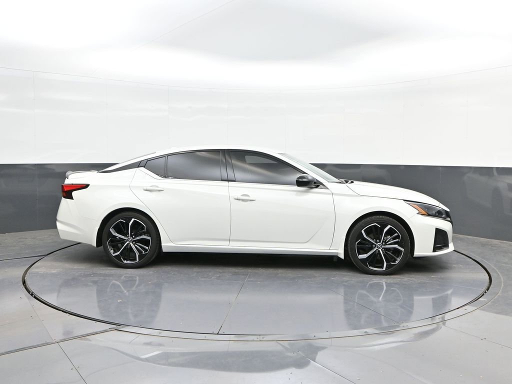 Used 2024 Nissan Altima 2.5 SR image 24
