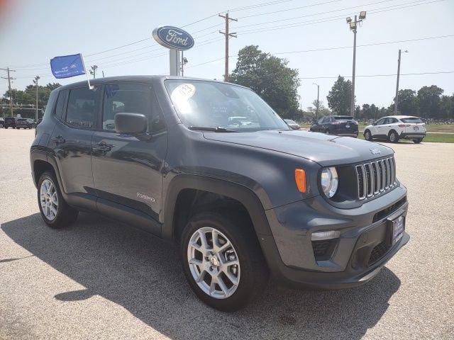 Used 2023 Jeep Renegade Latitude AWD/4WD image 7