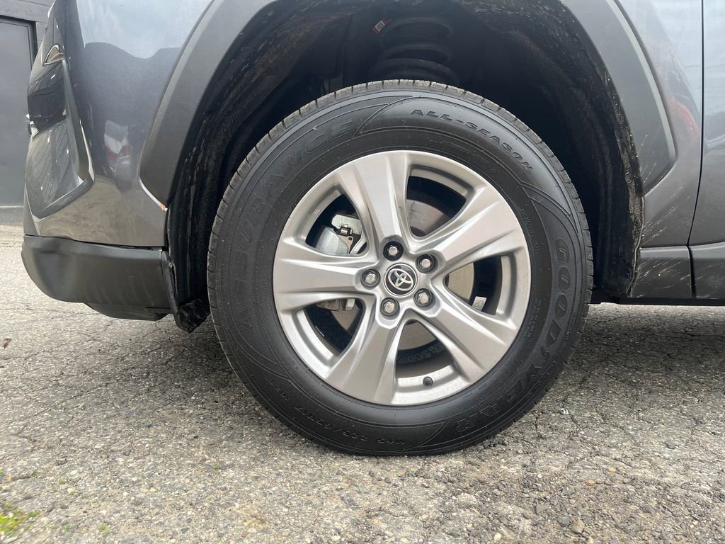 Used 2025 Toyota RAV4 XLE AWD/4WD image 10