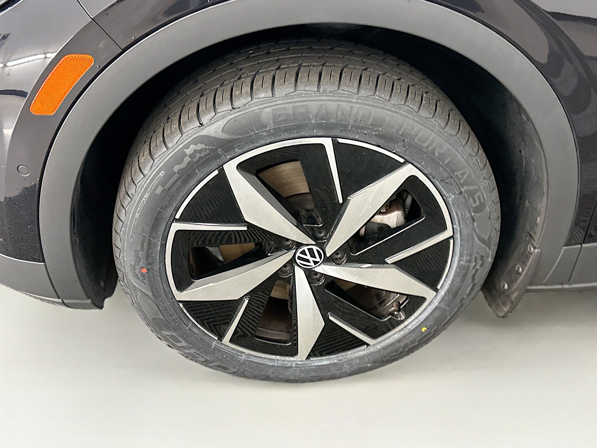 Used 2023 Volkswagen ID.4 Pro S AWD/4WD image 11