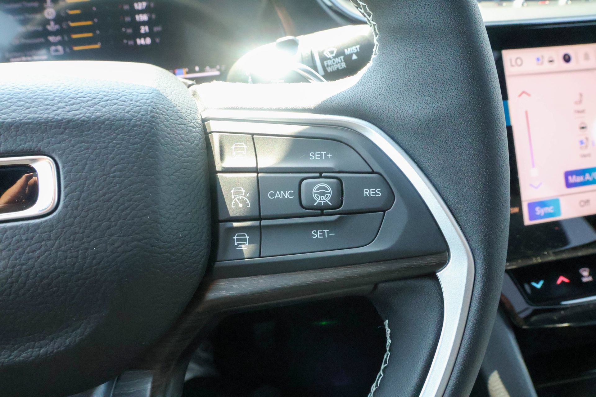 New 2027 Jeep Grand Cherokee Limited AWD/4WD image 26