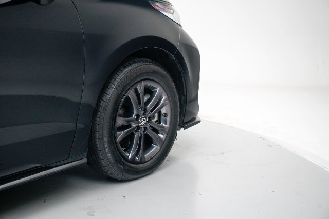 Used 2025 Toyota Sienna XSE w/ XSE Plus Package AWD/4WD image 11