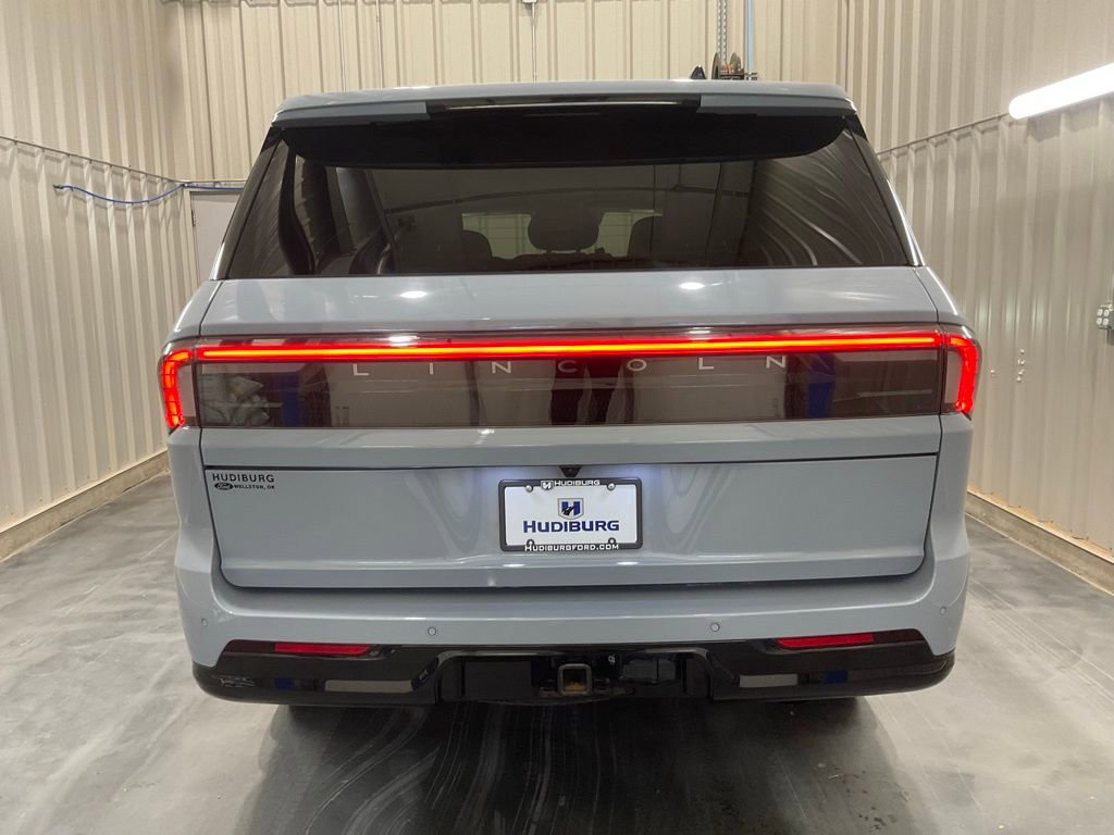 Used 2025 Lincoln Navigator Reserve image 25