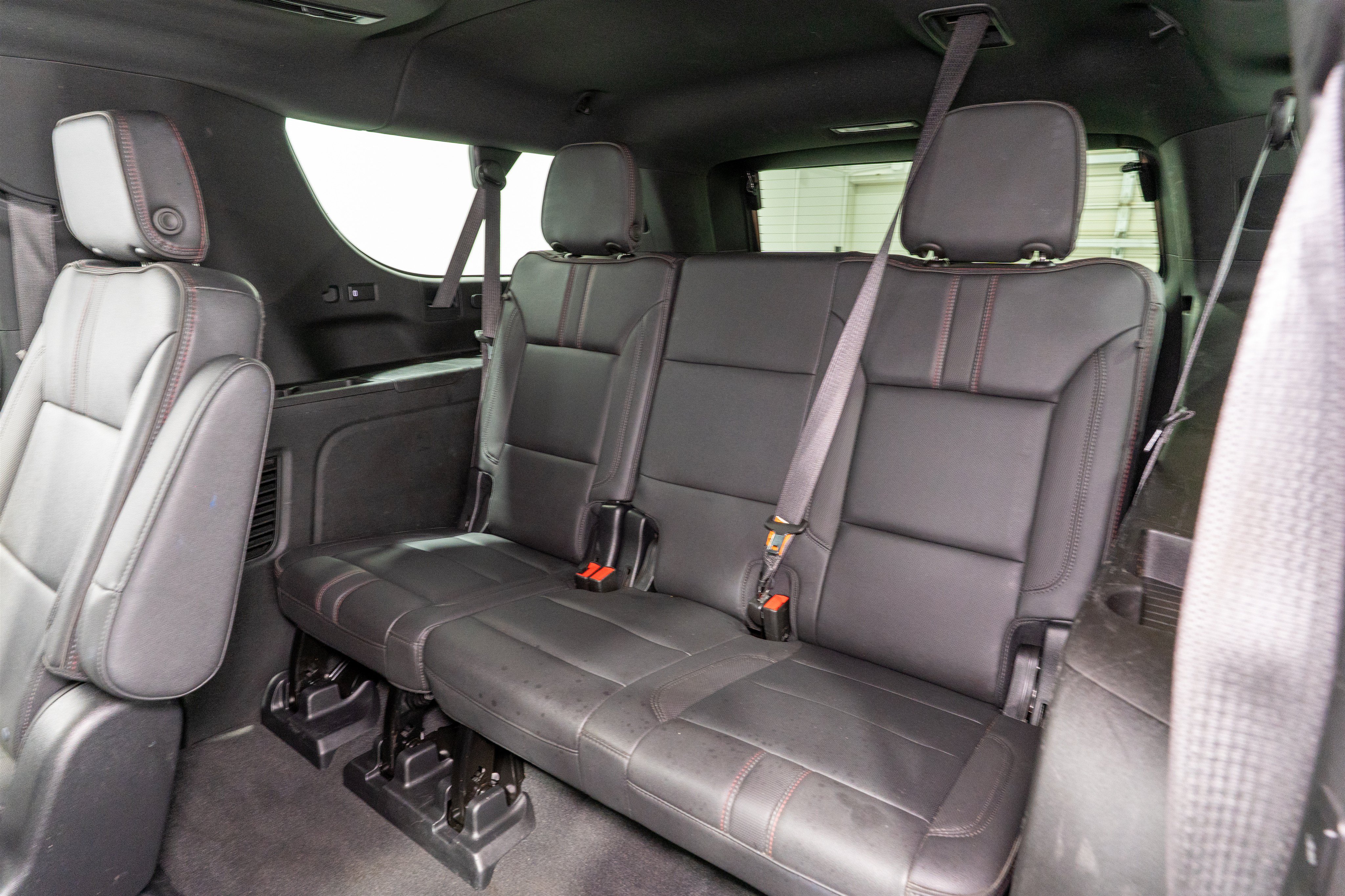Used 2022 Chevrolet Suburban RST w/ Luxury Package AWD/4WD image 32