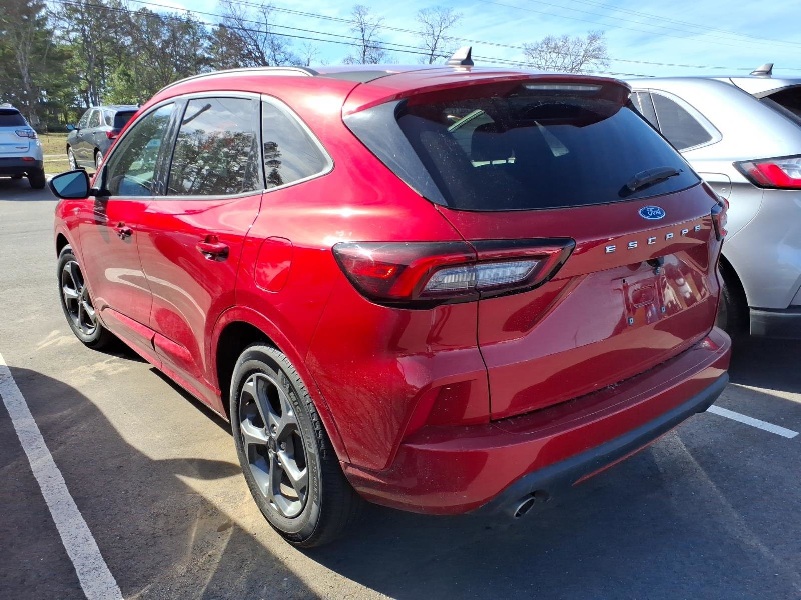 Used 2024 Ford Escape ST-Line w/ Cold Weather Package image 4