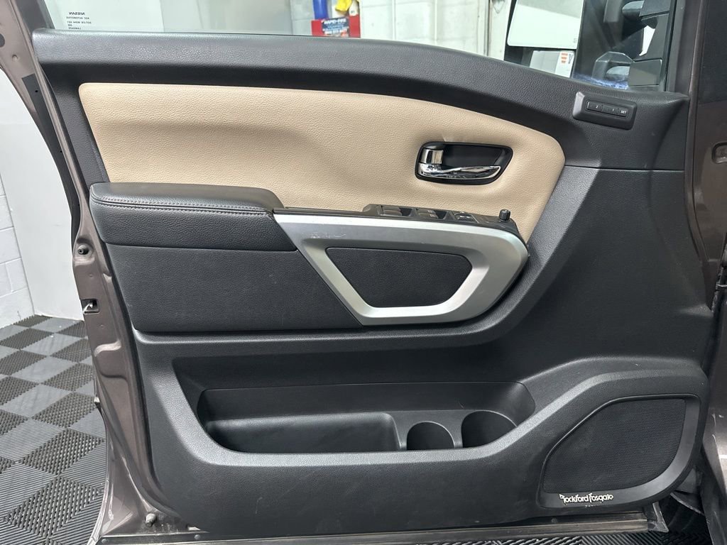 Used 2016 Nissan Titan SL AWD/4WD image 19