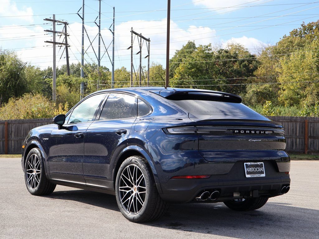 New 2026 Porsche Cayenne E-Hybrid Coupe AWD/4WD image 3