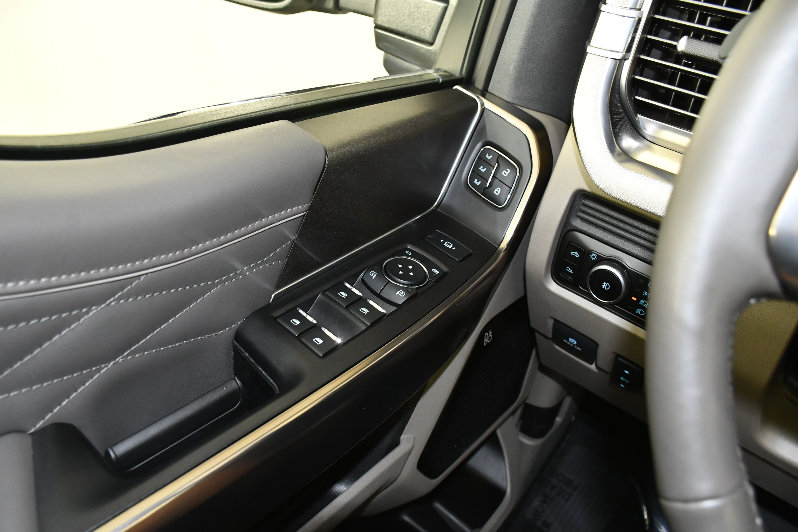 Used 2026 Ford F450 Platinum w/ Platinum Plus Package AWD/4WD image 41