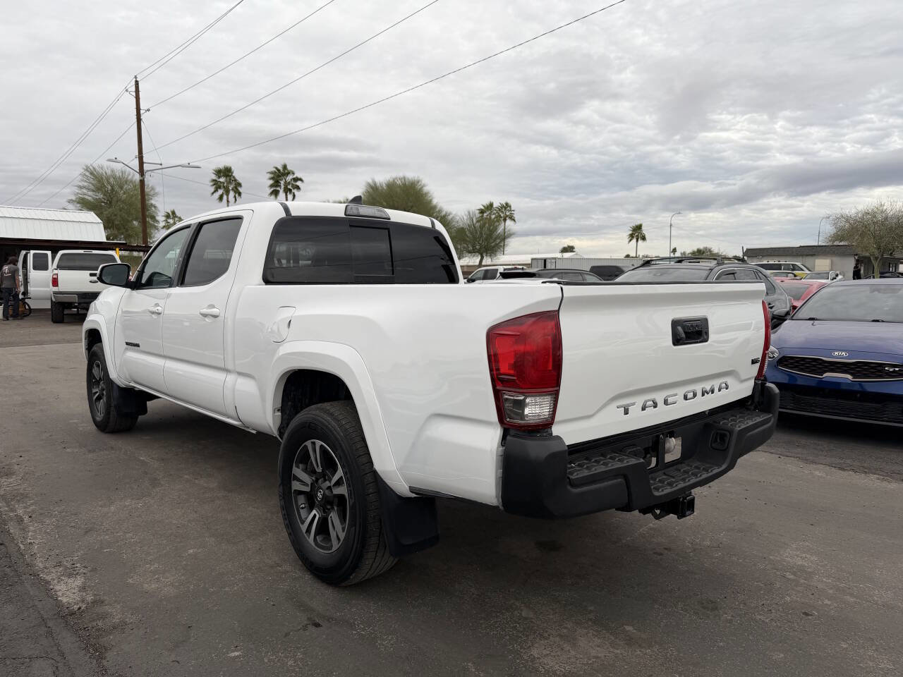 Used 2017 Toyota Tacoma TRD Sport w/ Tow Package image 6