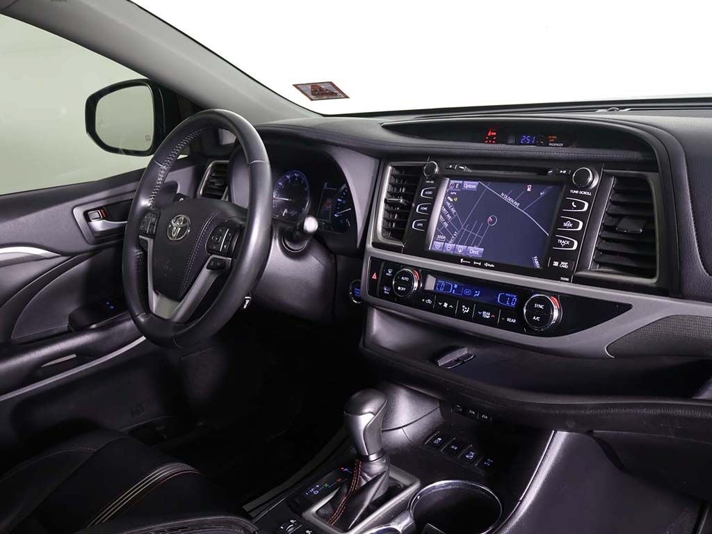 Used 2019 Toyota Highlander SE AWD/4WD image 36