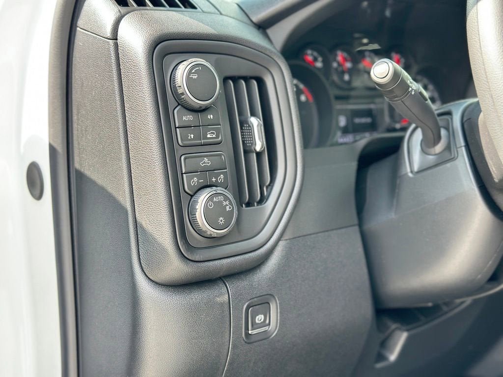 New 2026 Chevrolet Silverado 1500 Custom AWD/4WD image 18
