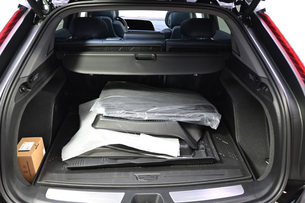 New 2026 Cadillac Optiq Luxury 2 image 19