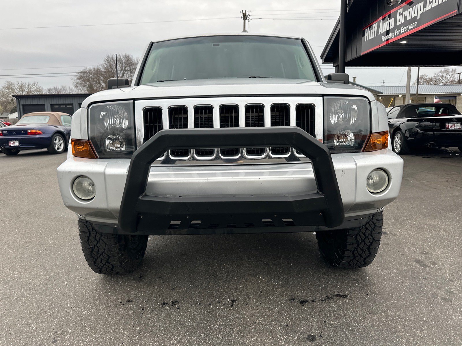 Used 2006 Jeep Commander Limited AWD/4WD image 3