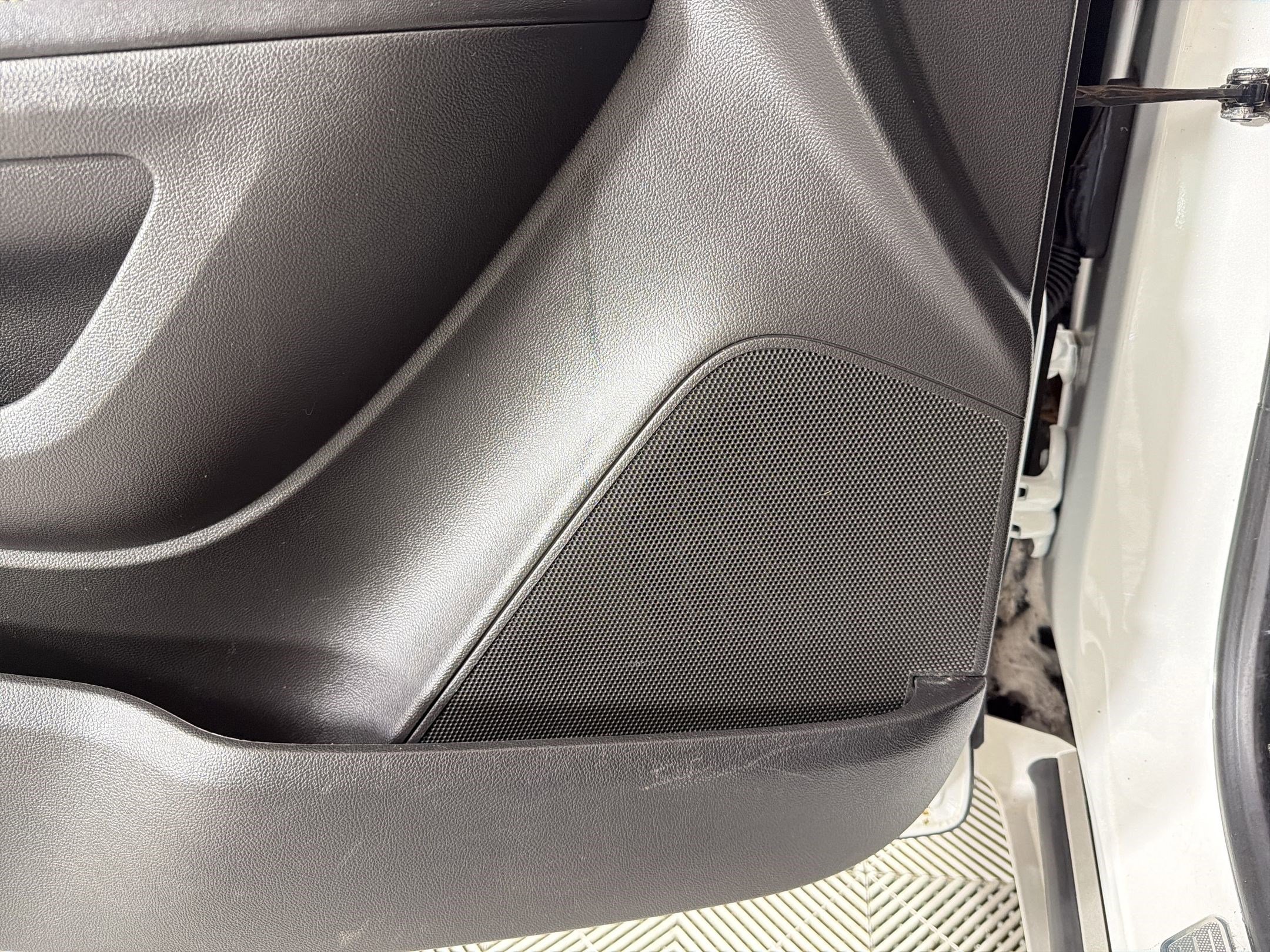 Used 2016 Buick Encore FWD image 22