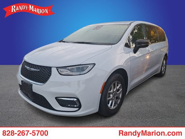 Used 2025 Chrysler Pacifica Select FWD video 1