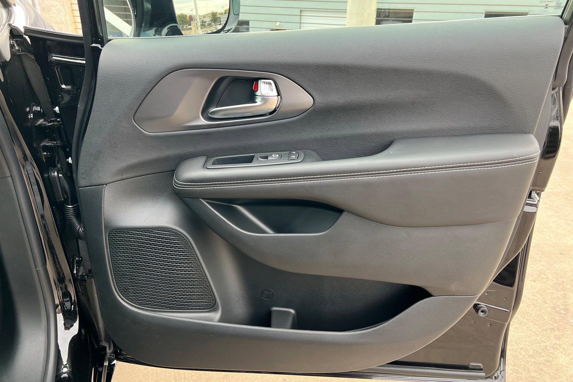 New 2026 Chrysler Pacifica Select FWD image 23