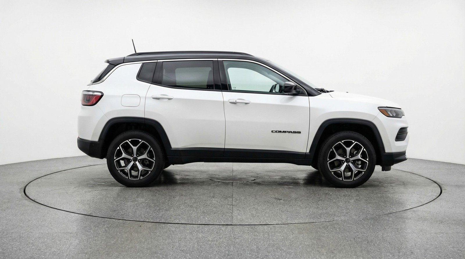 Used 2025 Jeep Compass Limited AWD/4WD image 11