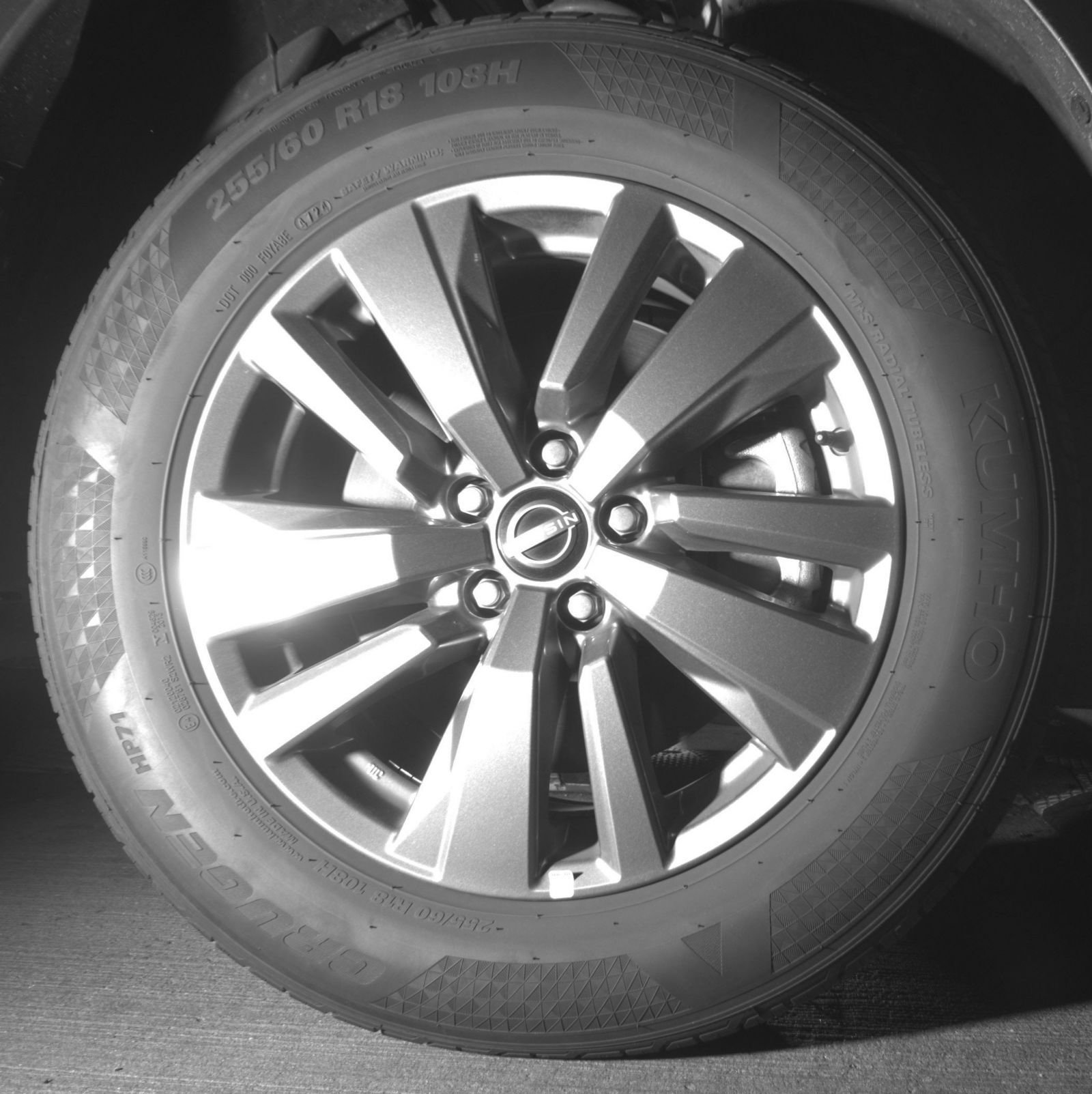 Used 2025 Nissan Pathfinder SV FWD image 16
