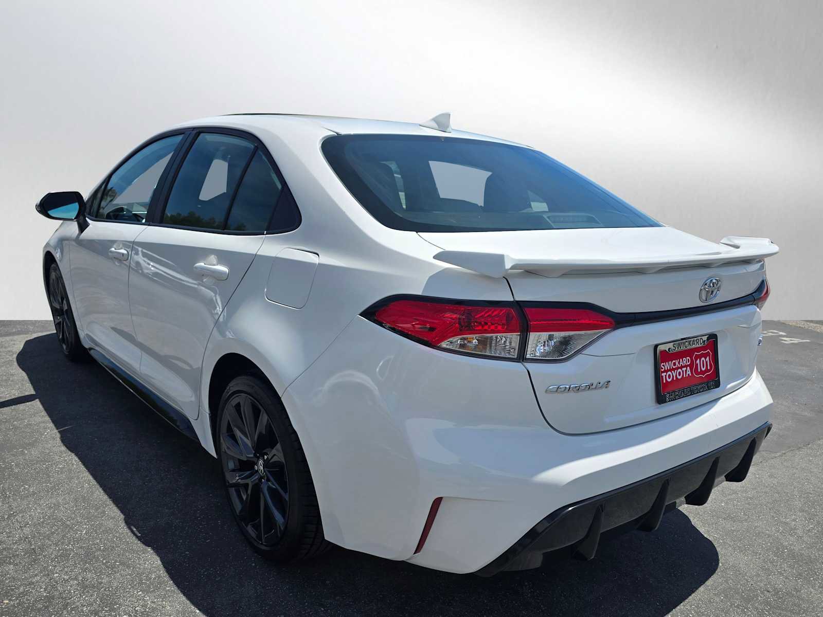Used 2023 Toyota Corolla SE FWD image 5