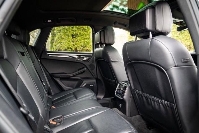 Used 2022 Porsche Macan S w/ Premium Package Plus image 43