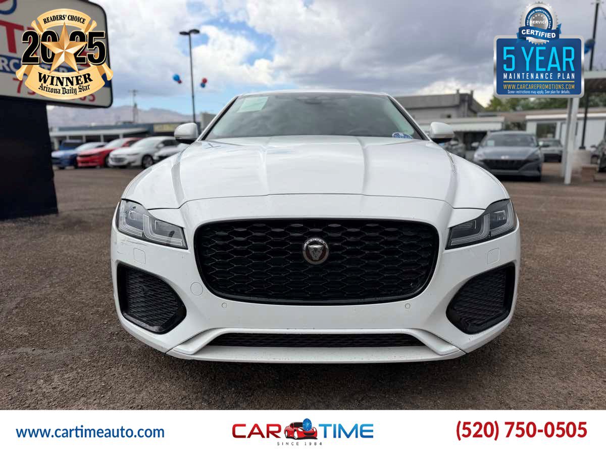 Used 2022 Jaguar XF SE RWD image 2