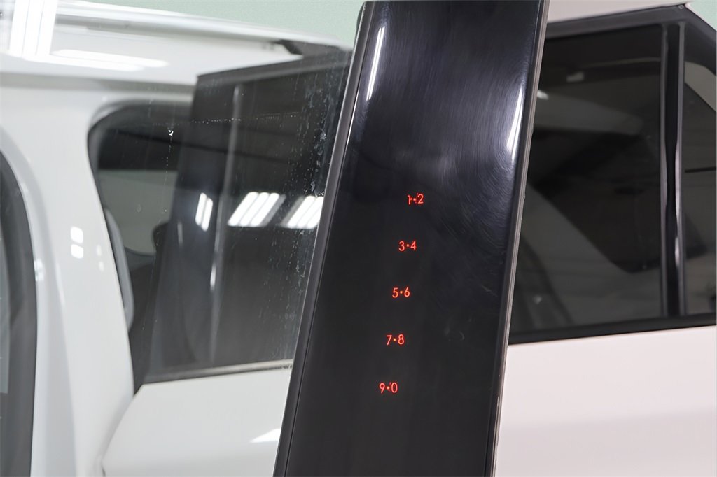 Used 2021 Ford Explorer Limited image 36